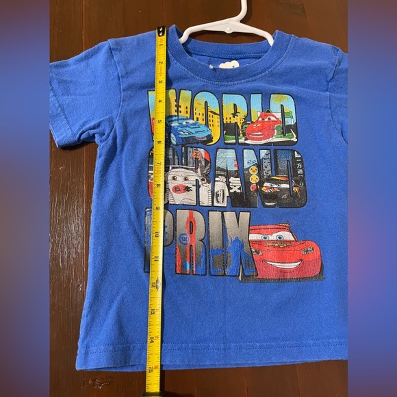 2011 Cars 2 lightning McQueen shirt 4t - Picture 5 of 6